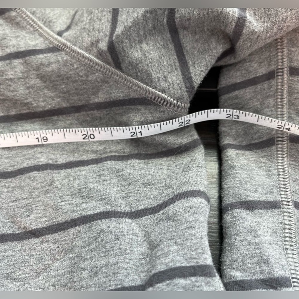 Lululemon 🍋 Gray Striped Hoodie - Picture 7 of 11